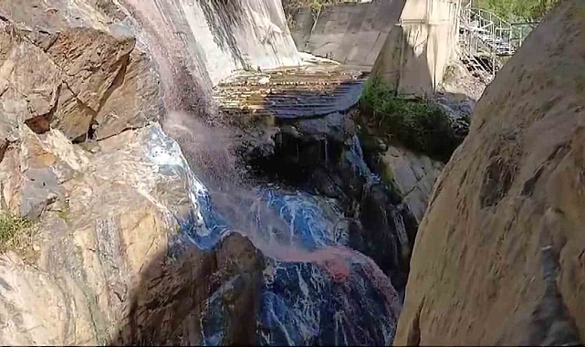 Fabrika Atıklarının Arıtılmadan Çaya Döküldüğü İddiası