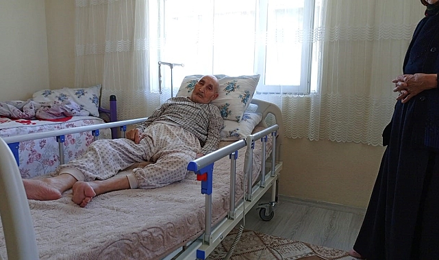 Felçli Memet dede hasta yatağına kavuştu