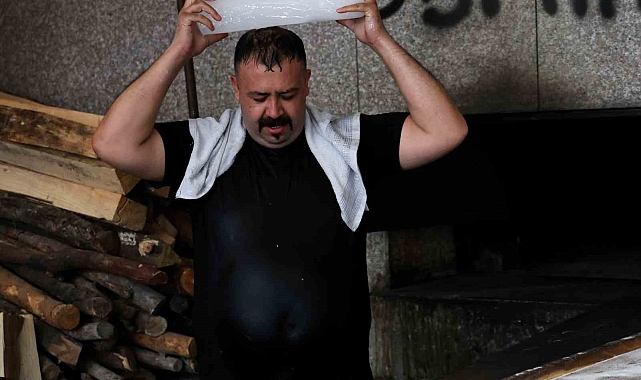 Fırın ustalarının yoğun sıcak altında zorlu mesaisi