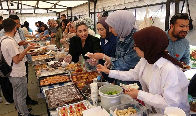 Gazze yararına &#039;hayır çarşısı&#039; kuruldu