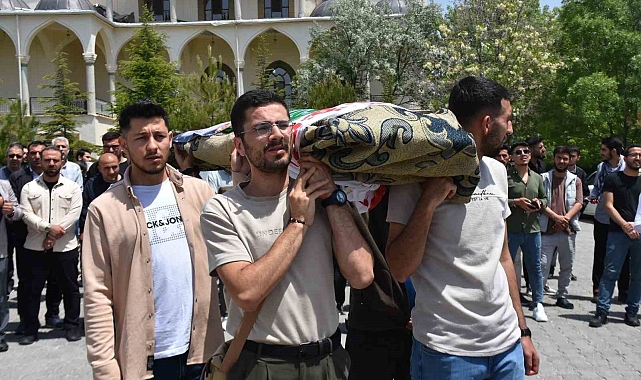 Gazze&#039;de hayatını kaybedenler için temsili cenaze töreni düzenledi