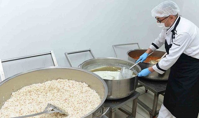 &quot;Her gün evimize sıcak yemek getiriliyor&quot;