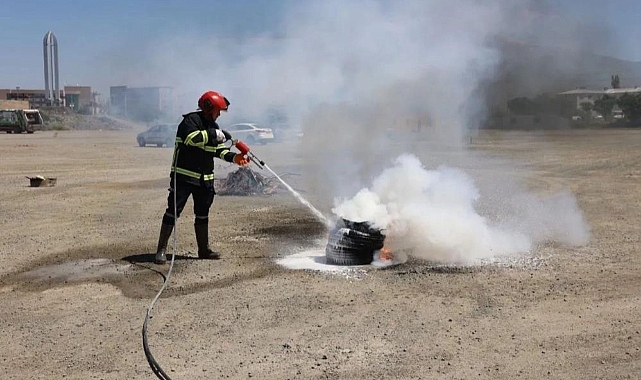 Iğdır Belediyesi İtfaiye Müdürlüğünden, yangın tatbikatı
