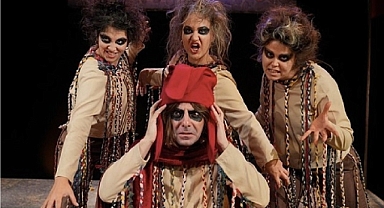 Iğdır’da ‘Midasın Kuklaları’ tiyatro gösterisi