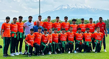 Iğdır FK U17 takımı Rize’ye hareket etti