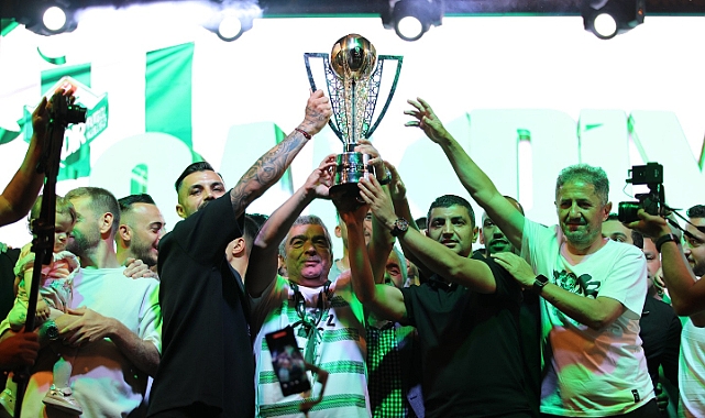 Iğdır Spor&#039;dan muhteşem şampiyonluk kutlaması