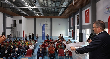 Iğdır Valiliğinden futbol kulüplerine spor malzemesi desteği