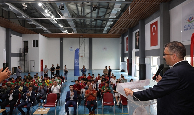 Iğdır Valiliğinden futbol kulüplerine spor malzemesi desteği