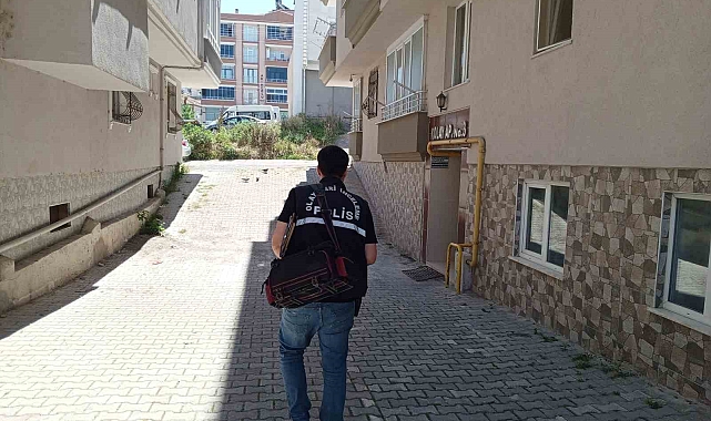 İlk yardım kursu almış polis memuru, intihara kalkışan kadını kurtardı