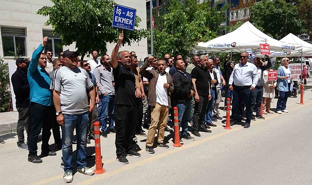 İşten çıkarılan işçilerin eylemi devam ediyor