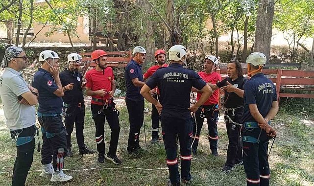 İtfaiye ekipleri dağcılık eğitimi vermeye başladı