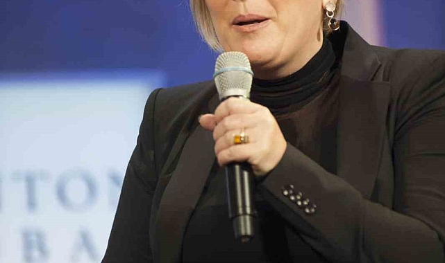 İzlanda&#039;da resmi olmayan sonuçlara göre Halla Tomasdottir kazandı