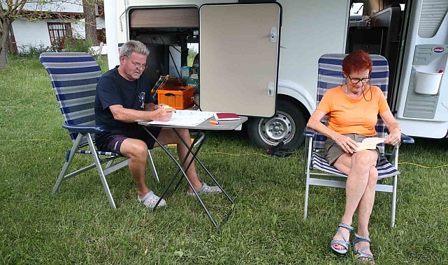 Karavan ile Türkiye&#039;ye gelen Avrupalı turistler, Türkiye&#039;ye hayran kalıyor