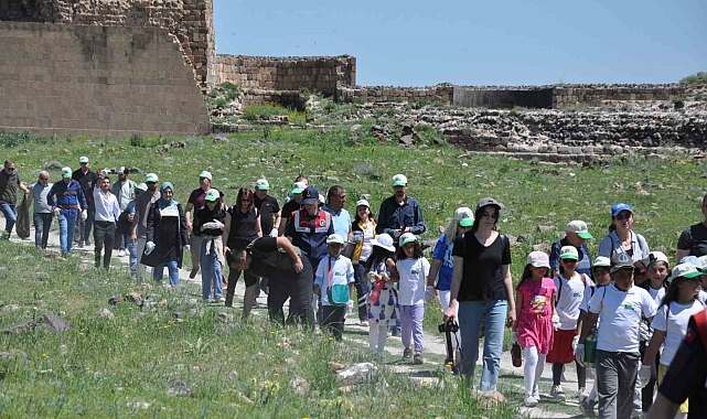 Kars Ani Ören Yeri&#039;nde, çöp toplama etkinliği düzenlendi