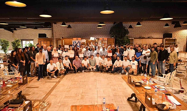 Kayseri Büyükşehir Belediye Başkanı  Büyükkılıç, Yabancı Uyruklu Öğrencilerin Bayram Ve Sertifika Sevincine Ortak Oldu