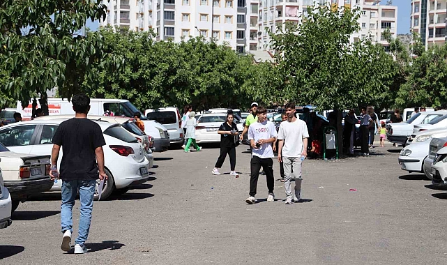 Kimliği kaybolan genç kızın imdadına polis yetişti