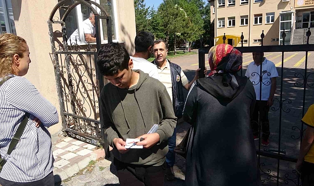 Kimliğini evde unutan öğrenci, sınavı kaçırdı