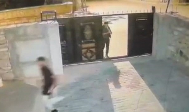 Kız meselesi yüzünden, evlerine girip bıçakladılar