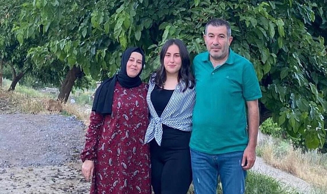 Mazbatasını almadan vefat eden muhtarın eşi aday oldu. kazandı