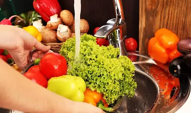 Meyve ve sebzelerin üzerindeki tarımsal ilaçtan kurtulmanın yolları