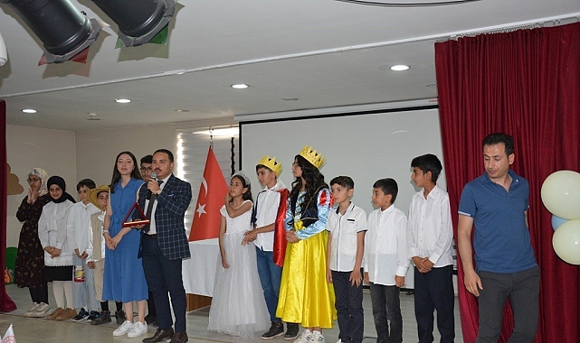 Muradiye Öğrenim Birimi öğrencileri, İngilizce tiyatro etkinliği düzenlendi