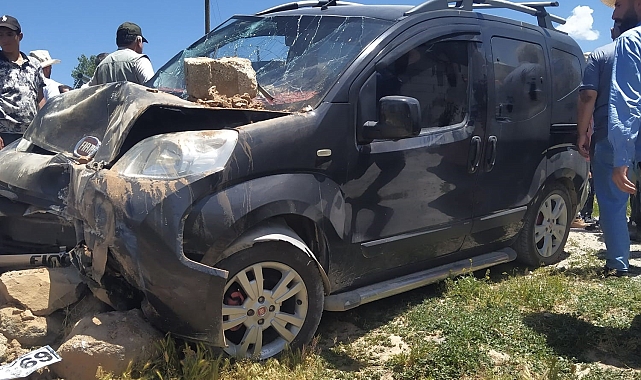 Muradiye&#039;de trafik kazası: 3 yaralı