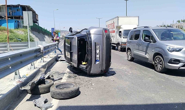 Okul servisine çarpan otomobil takla attı