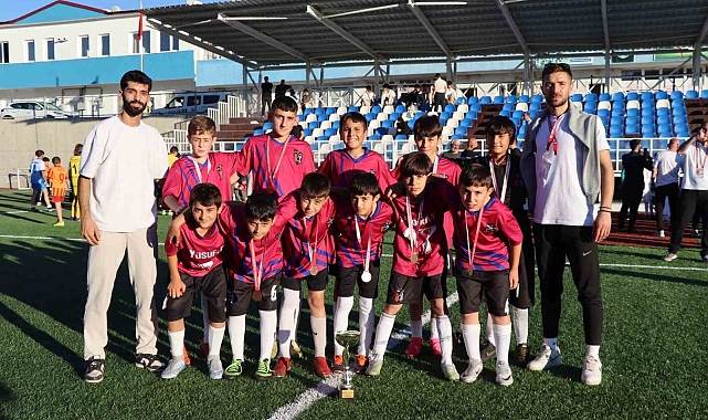 Oltu 25 Mart spor kupasını aldı