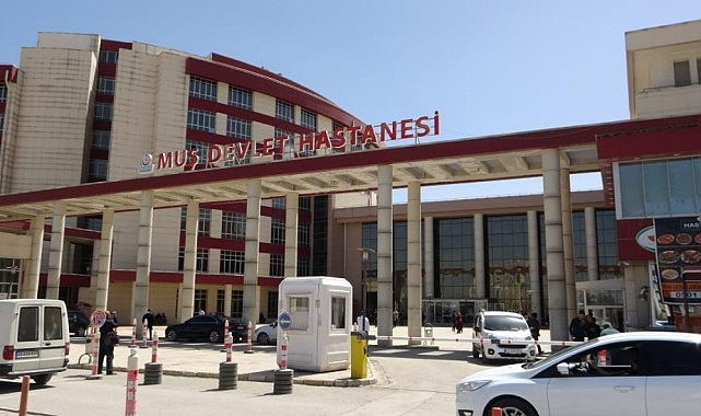 Oyun oynayan çocuğun kafasına kale direği düştü