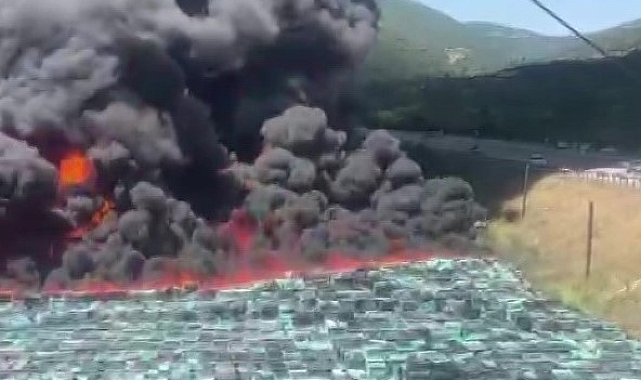 Plastik kasalar yanması kilometrelerce öteden görüldü