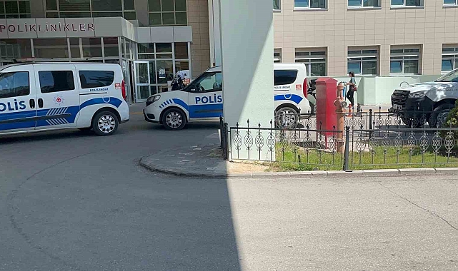 Psikolojik bunalıma giren hastane personeli, kendini bıçakladı