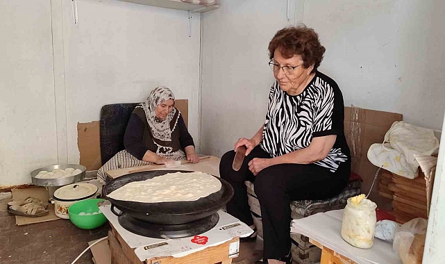 Saç böreği yaparak, yılda 53 öğrenciye burs veriyor