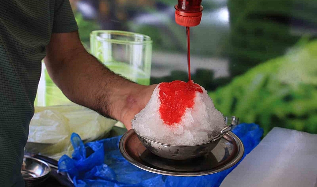 Serinlemek için kimi bici bici yedi, kimisi de gölgeliklere sığındı