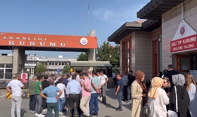 Silahlı saldırıda ölen öğretmenin cenazesi Adli Tıp Kurumu&#039;ndan alındı