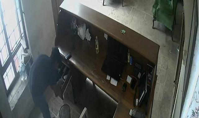 Tarihi konakta güpegündüz soygun yaptılar