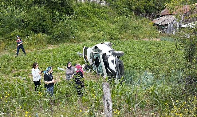 Tatil için yola çıkan cip tarlaya uçtu