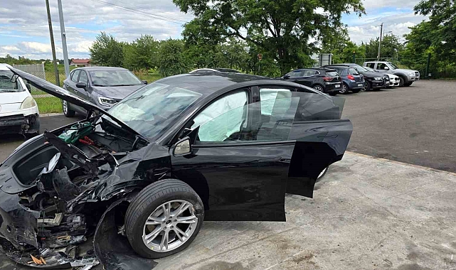 Tatili Zehre Dönen Türk Avukat, Tesla&#039;ya Dava Açıyor