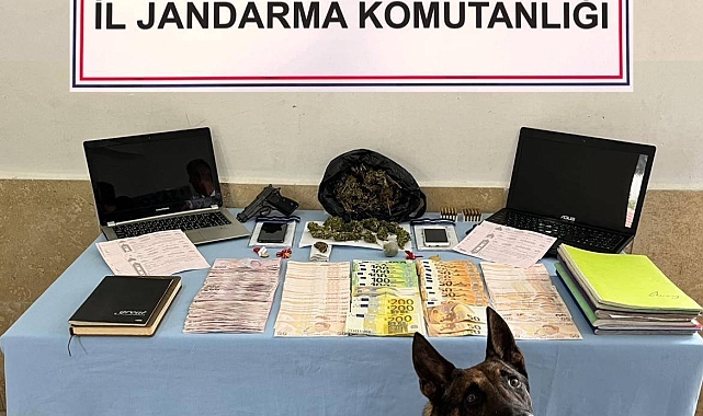 Tefecilik operasyonunda çok sayıda senet ve tapu ele geçirildi