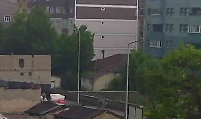 Terasta çıkan yangın güçlükle södürüldü