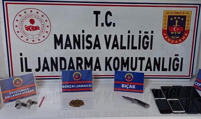 Terk edilmiş binada, suçüstü yakalandılar