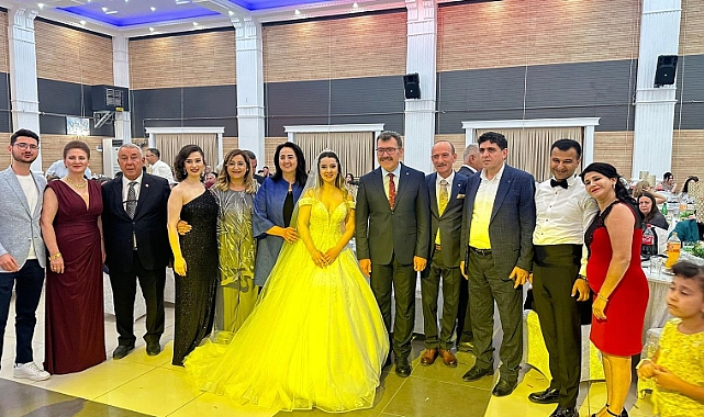 TÜBİTAK Başkanı Prof. Dr. Hasan Mandal, öğrencisini mutlu gününde yalnız bırakmadı