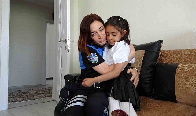 Tüm ailesini kaybeden küçük Naz karnesini aldı