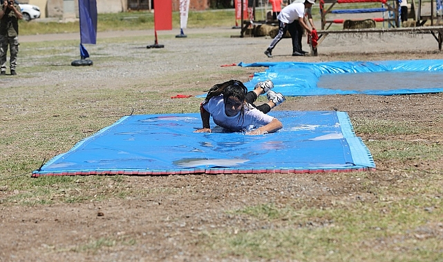 Tuzluca Survivor yarışması renkli görüntülere sahne oldu