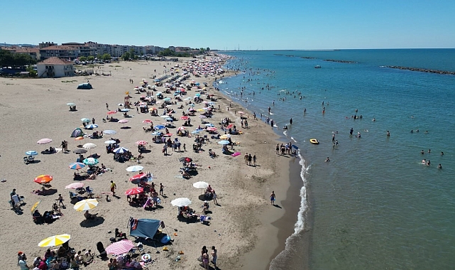 Yasak kalktı, sahilde adım atacak yer kalmadı