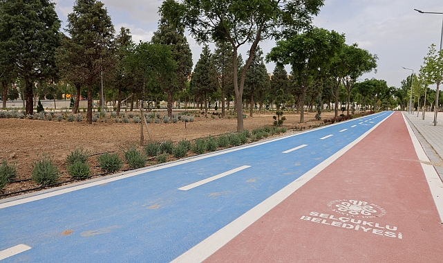 Yelda Parkı&#039;nın yapım çalışmalarını yerinde inceledi