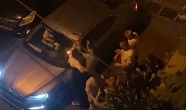 Yol verme tartışması, sopalı meydan kavgasına dönüştü