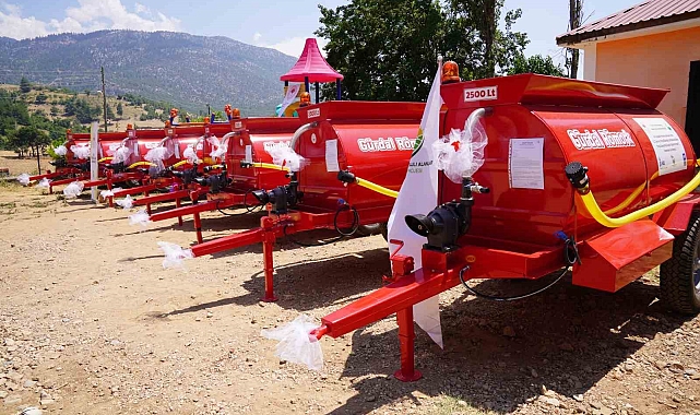 16 aileye taşınabilir hayvan içme suyu tankı dağıtıldı