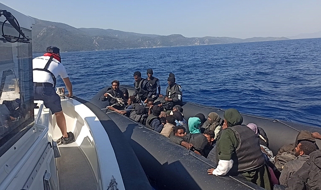 1&#039;i çocuk 32 düzensiz göçmen kurtarıldı