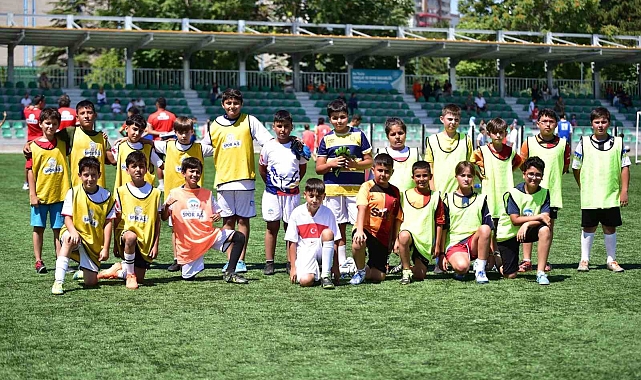 2 Bin 500 Kişi İle 1&#039;inci Yaz Dönemi Spor Şenliği