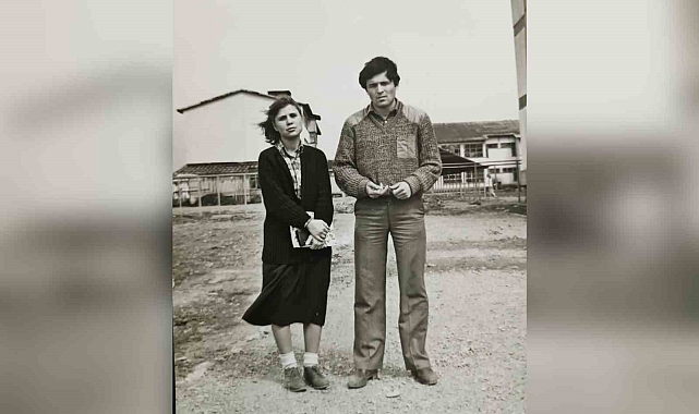 42 yıl aradan sonra öğrenci oldukları sıralarda tekrar bir araya geldiler